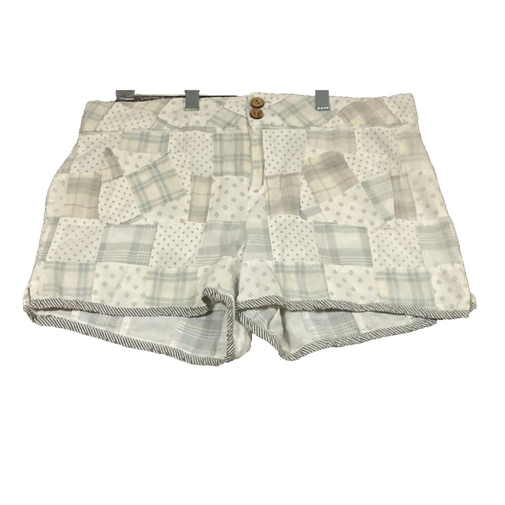 Born‎ Barefoot Lightweight Patchwork Prairie Cottage Shorts Wooden Buttons